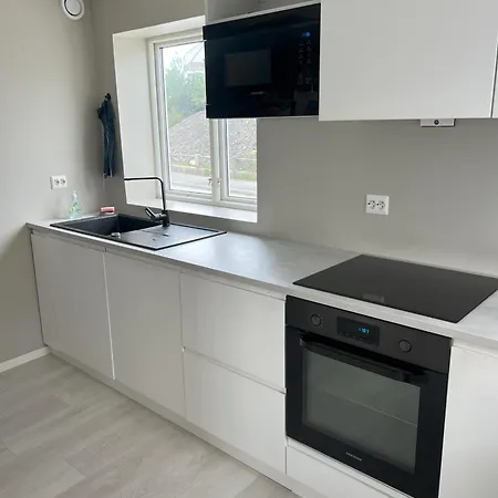 Large House With 3 Bedrooms And A Private Garden