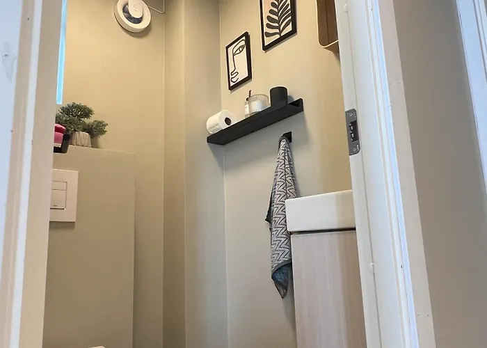 شقة Large House With 3 Bedrooms And A Private Garden *